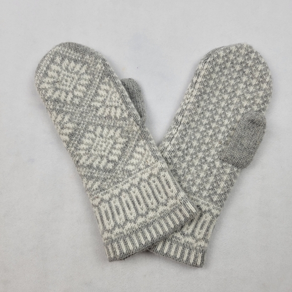 NWOT Indiska sustainably made wool blend mittens - Picture 2 of 6